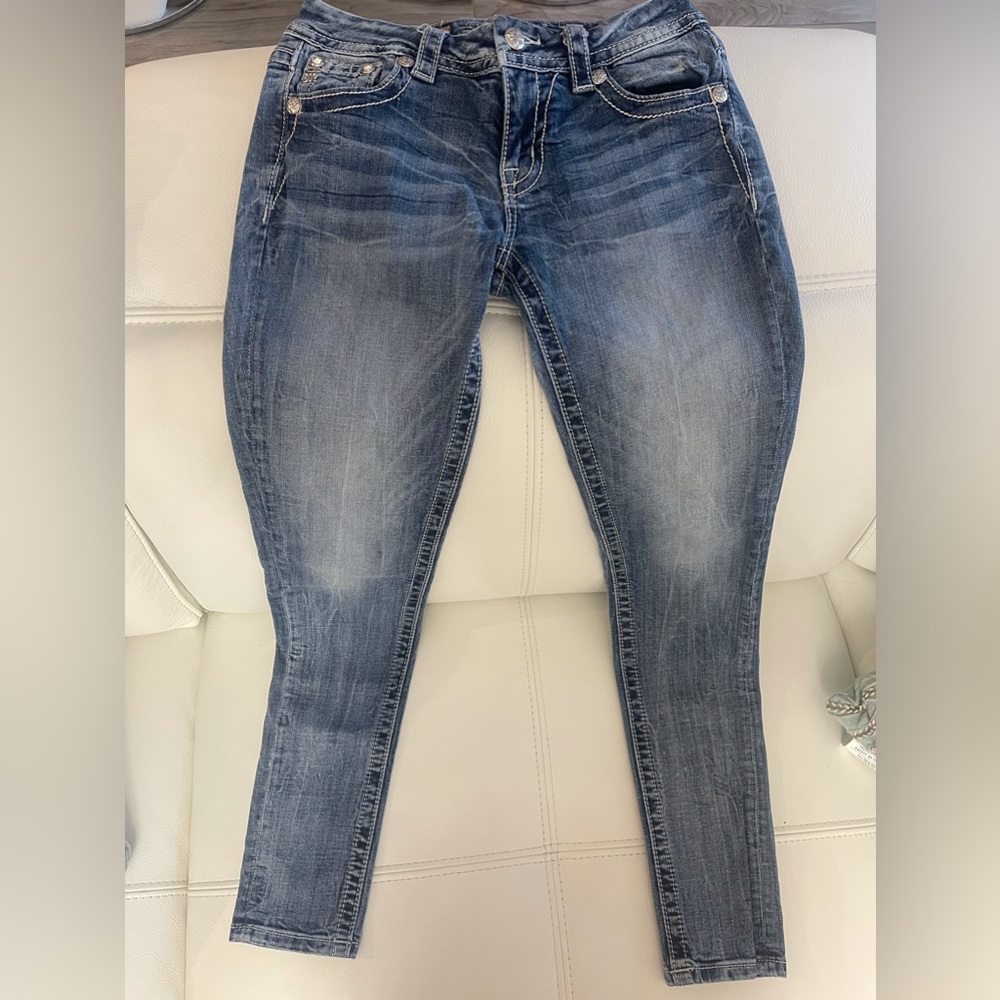 BUCKLE Light Blue Wash Skinny Jeans